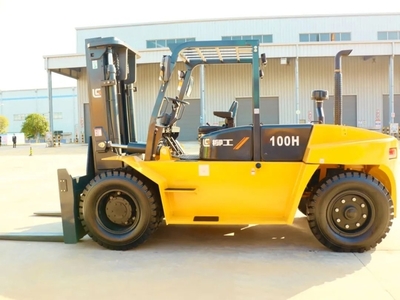 輝煌六十三載，引領(lǐng)行業(yè)新發(fā)展 | 柳工首屆11.26全球客戶節(jié)盛大開幕，開啟貨物運(yùn)輸打包服務(wù)新篇章